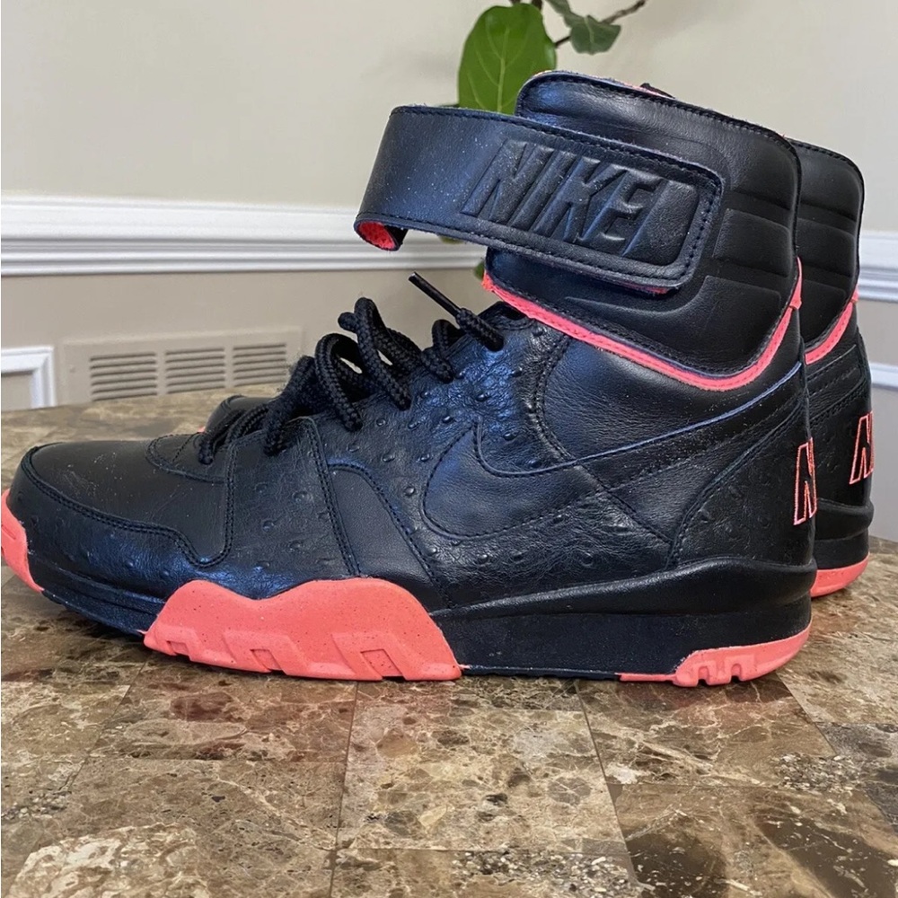 Nike air Shark barely worn!